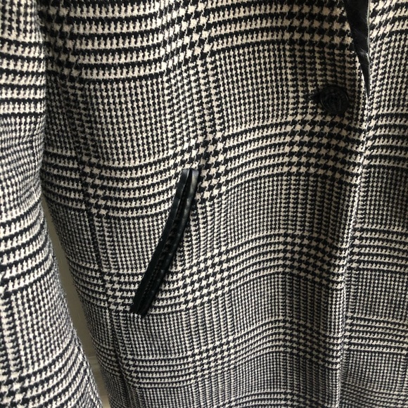 Classic Black and White Plaid Coat - Picture 4 of 11